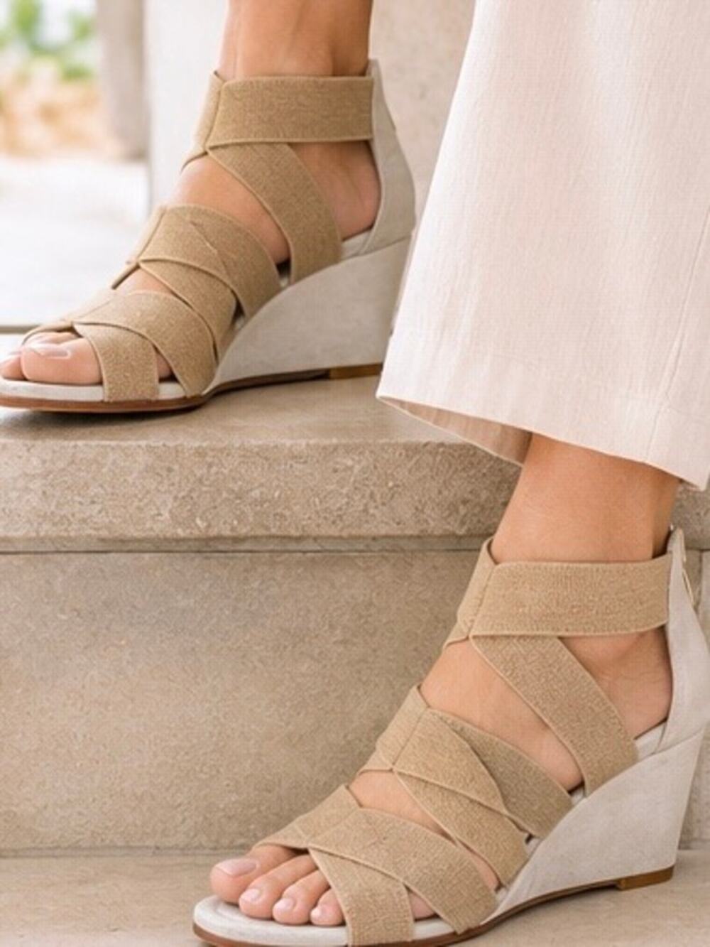 Donald J Pliner Wedge Sandals 8.5 Tan Stretch Linen Metallic Champagne Leather